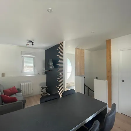 Tiny House Moderne, Avec Terrasse דירה